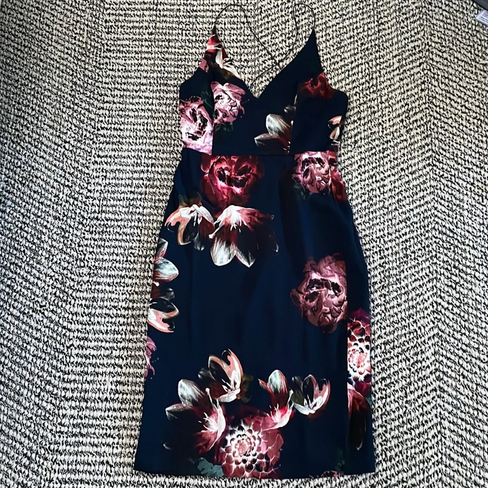 Beautiful midi dress, navy with floral detail